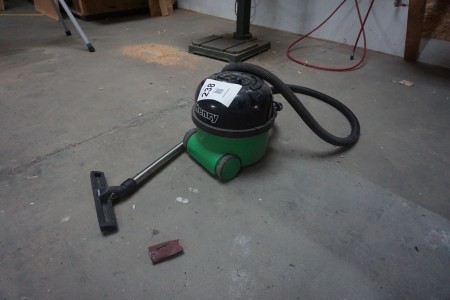 Vacuum cleaner, Henry