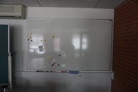 Whiteboard + Tafel auf Rollen