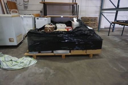 Pallet with various ceramic tools, moulds, etc.