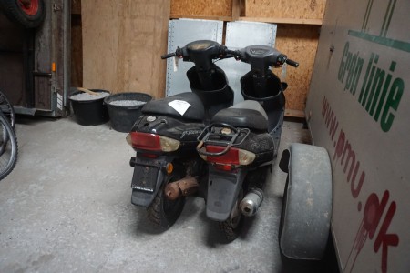 2 pcs. Scooters, Giantco and unknown