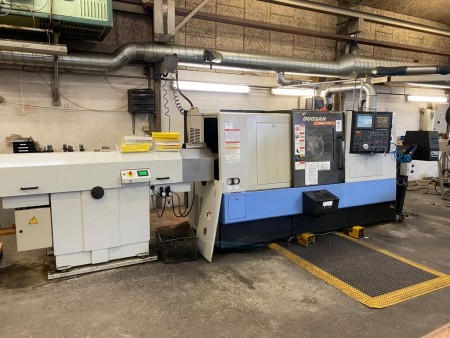 CNC controlled lathe 3 Axet, PUMA 240 MB, incl. Stanlader, Year: 2007