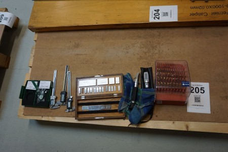 Various measuring tools & table