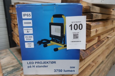 LED floodlight IP65 3750 lumens 50W